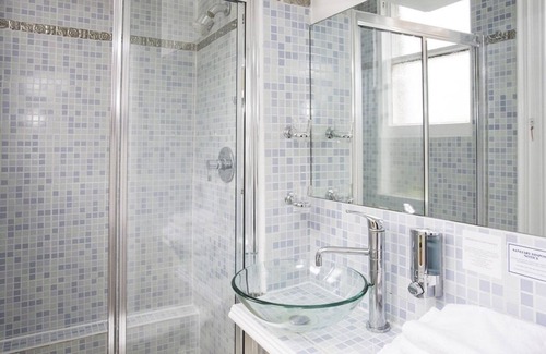 Belsize House | Primrose Guest House: Top-Rated with Family-Friendly Amenities
