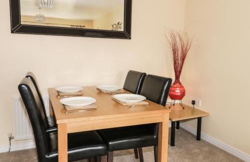 Skinningrove House | Delightful Stay at Prince Cottage: Pet & Child Friendly