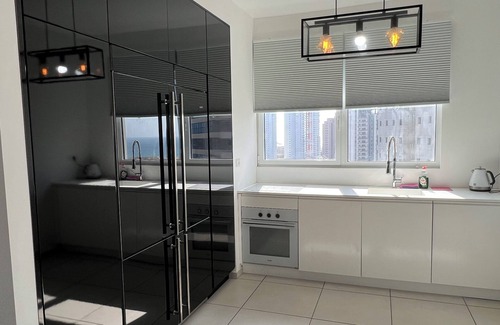 Netanya Apartment | Beachfront Prince Palace Resort with Pool and Ocean Views