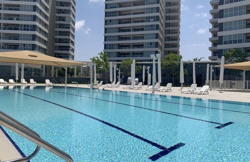 Netanya Apartment | Beachfront Prince Palace Resort with Pool and Ocean Views