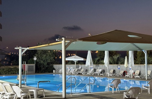 Netanya Apartment | Beachfront Prince Palace Resort with Pool and Ocean Views