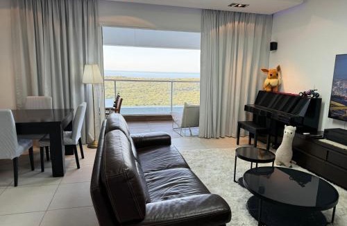 Netanya Apartment | Elegant Prince Palace Netanya with Oceanfront Pool Access