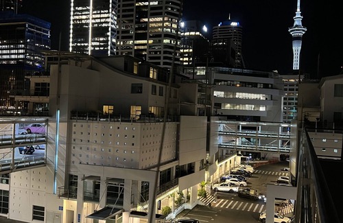 Auckland Central Business District Apartment | Enjoy Balcony Views at Prince Wharf's Standard Suite