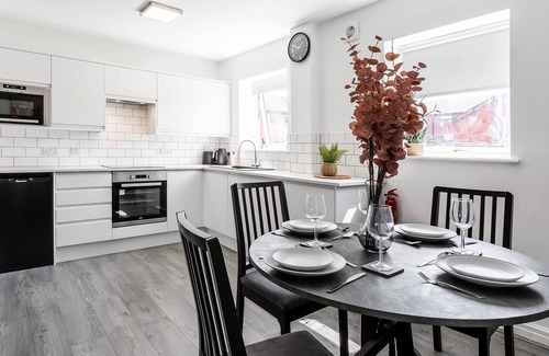 Preston Apartment | Comfortable 2-Bedroom Stay with Parking & Wi-Fi