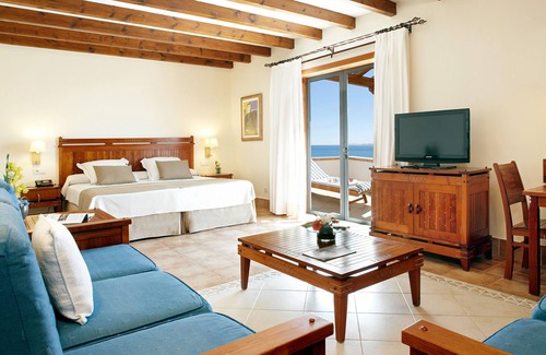 Playa Blanca Hotel | Experience Elegance at Princesa Yaiza Suite Hotel Resort
