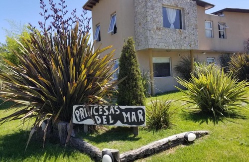Las Gaviotas House | Oceanfront Retreat: Princesas Del Mar Near the Beach