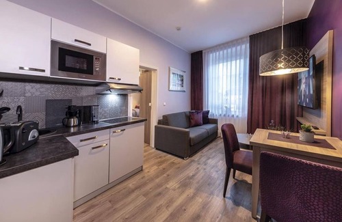 Rhens Apartment | Spacious Princesize Apartment 4* with Kitchen & Breakfast