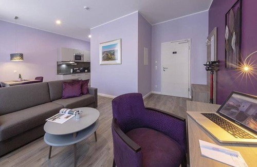 Rhens Apartment | Spacious Princesize Apartment 4* with Kitchen & Breakfast