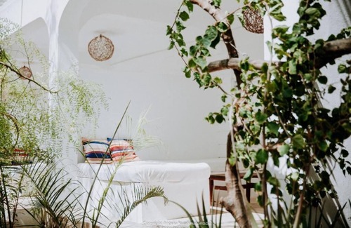 Ifaty Cabin | Elegant Princesse du Lagon: Relax with Ocean Views & Spa