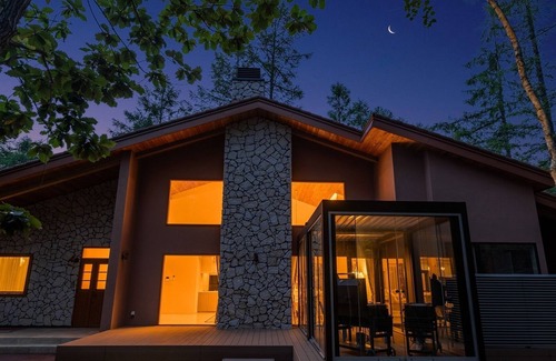 Nakasatsunai House | Relax at Princess Elsa House with Spa & Kitchen Amenities