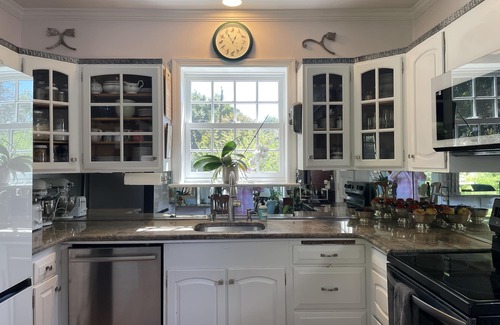 Princeton House | Guest Rated 10/10: Princeton Garden Party Cottage Retreat