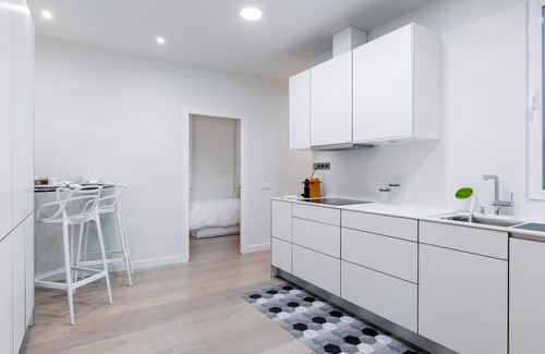 Castellana Apartment | Chic Principe de Vergara Apartment II with Spa & Kitchen