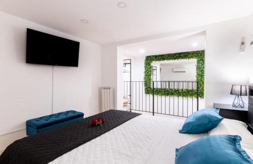 Ruggero Settimo House | Elegant Principe di Villafranca Suite with Spa & Hot Tub