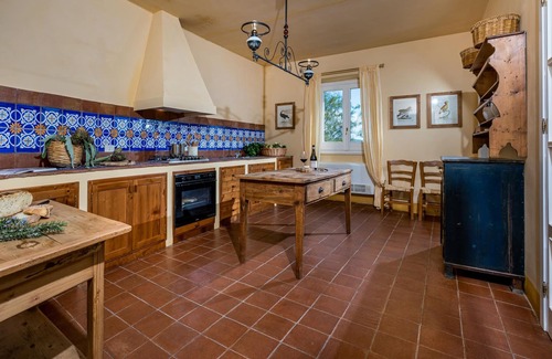 Butera Villa | Discover Emma Villas: Pet-Friendly Stay with Pool & Spa
