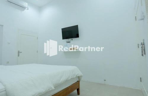 Bengkulu Hotel | Budget-Friendly Pringgading Surf Camp - Child Friendly Escape
