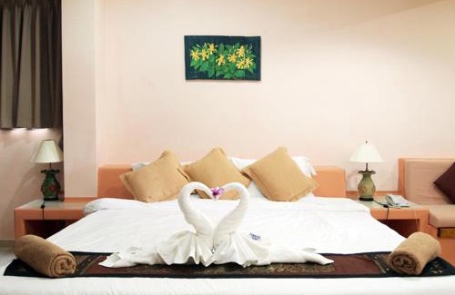 Hua Hin Resort | Relaxing Prinz Garden Villa: Family-Friendly with Pool