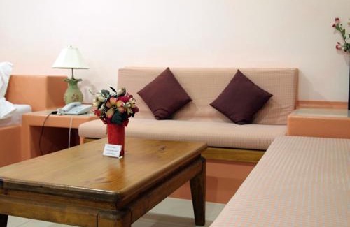 Hua Hin Resort | Relaxing Prinz Garden Villa: Family-Friendly with Pool