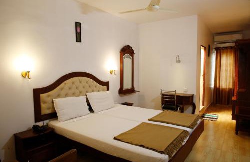 Quilandi Hotel | Budget-Friendly Stay at Prinz Residency with Breakfast Included