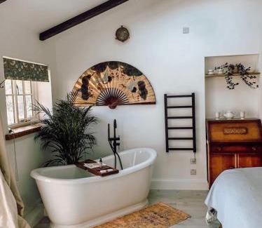 Cowden Bed & Breakfast | Discover Priory Cottage Stables: Family-Friendly Retreat