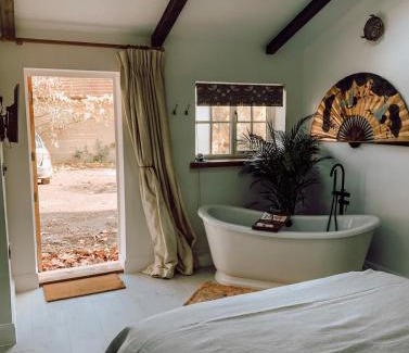 Cowden Bed & Breakfast | Discover Priory Cottage Stables: Family-Friendly Retreat