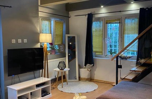 Matiçan Apartment | Experience Prishtina City View Guesthouse: Rated 10/10