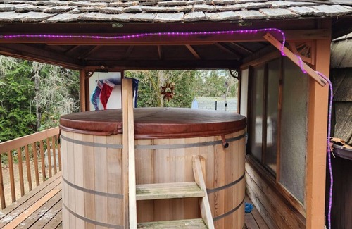Buckley RV Rental | Prism Yurt: Perfect Getaway with Cedar Hot Tub & Pool