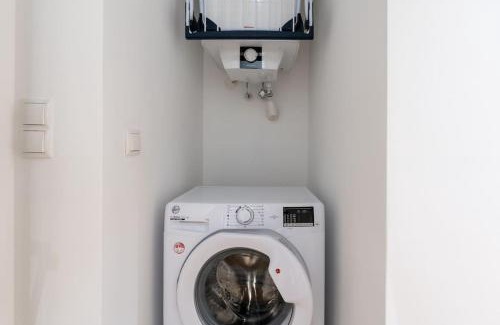 Neulerchenfeld Apartment | Top-Rated HM Pristine 1BR Suite, Family-Friendly Oasis