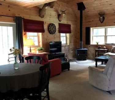 Naples House | Pristine and Cozy Cabin Rental Overlooking Pond near Rochester, New York