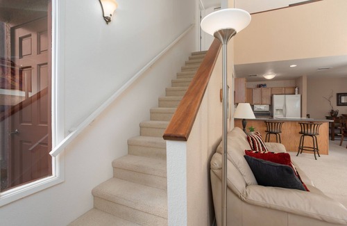 Tucson Condo | Immaculate Condo with Pool, Spa, and Breakfast Included