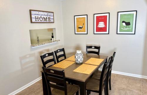 Tallahassee House | Cozy Townhouse in Tally: Ideal for Families & Close to Attractions