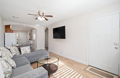 OST - South Union Apartment | Stylish Apartment Near Texas Medical Center - 9.5/10 Rating