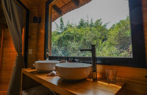 Puerto Libertad Hotel | Indulge in Pristine Iguazú Luxury Camp's Exclusive Amenities
