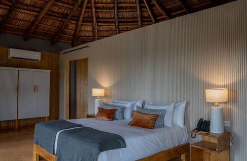 Puerto Libertad Hotel | Indulge in Pristine Iguazú Luxury Camp's Exclusive Amenities