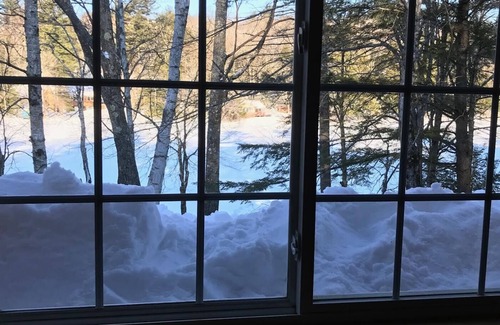 Kents Hill Cottage | Discover Parker Pond - A Top-Rated Hidden Gem Awaits