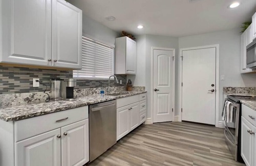 Chandler House | Experience a Relaxing Poolside Retreat in Chandler