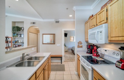 Deer Valley House | Elegant Top Floor Condo with Pool Access & Spa Amenities