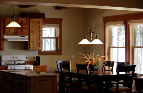 Marion House | Waterfront Retreat by Glacier National Park with Hot Tub