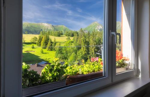 Zdiar House | Cozy Retreat at Privát Marika - Guest Rated 9.3/10