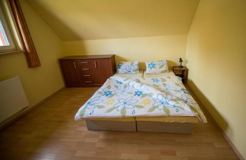 Liptovsky Trnovec House | Pet-Friendly Retreat at Privát u Raka with High Guest Ratings