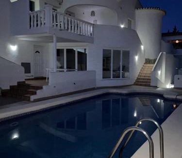 Jalon House | Relax at Casa Stirio: Poolside Retreat with Ocean Views
