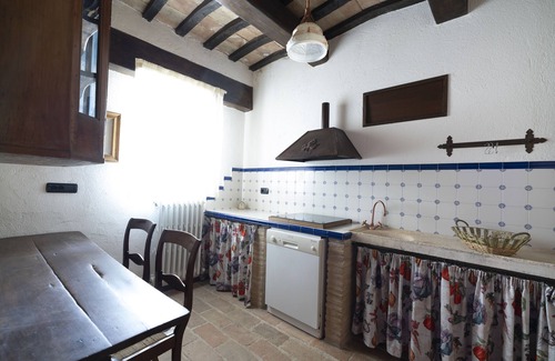Camporotondo di Fiastrone Villa | Exclusive Villa Retreat with Pool & Hot Tub in Sibillini