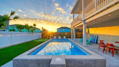 Leeward Sands House | Sunny Retreat at Always Sunny by AvantStay: Family-Friendly Fun