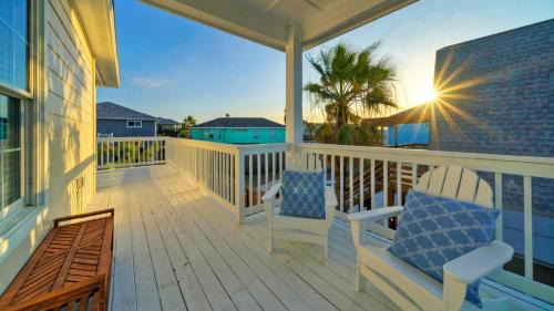 Leeward Sands House | Sunny Retreat at Always Sunny by AvantStay: Family-Friendly Fun