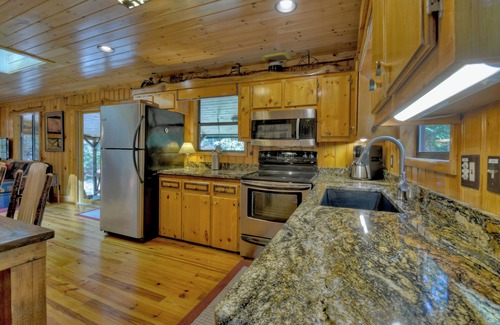 Aska Cabin | Secluded Creek Oasis: 10/10 Rated Getaway with Unique Amenities