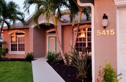 Pelican House | Ultimate Privacy in Paradise with Spa and Pool Amenities