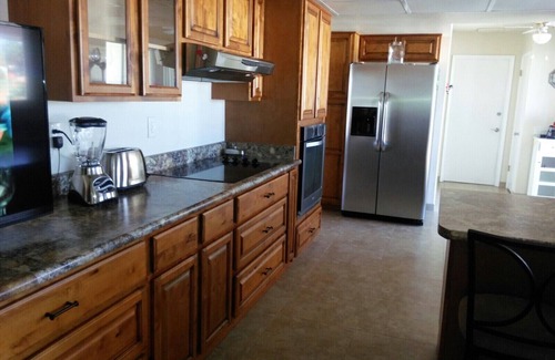 Sun City West House | Private Pool Retreat with Spa & Top Guest Rating 9.8/10