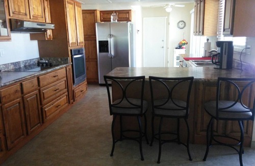 Sun City West House | Private Pool Retreat with Spa & Top Guest Rating 9.8/10