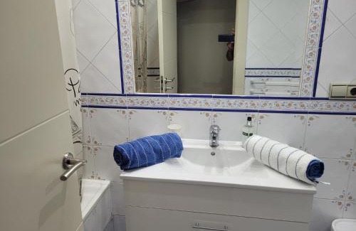Angustias - Chana - Encina House | Exceptional Stay at Privada Confort Granada with Breakfast