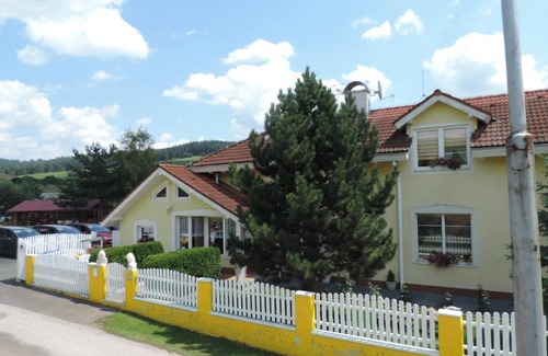 Tvarozna Apartment | Cozy Privat Janka: Family-Friendly Stay with Kitchen Access