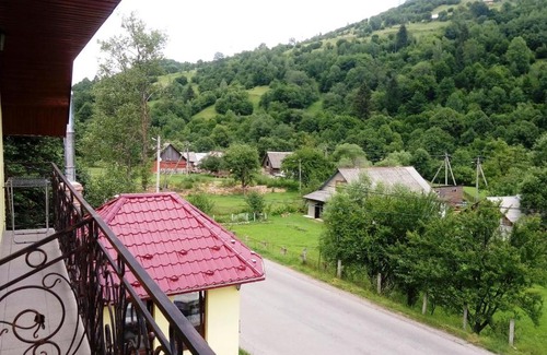 Yasinya Hotel | Discover Privat Sadyba Burkut: Pet-Friendly Haven with Hot Tub